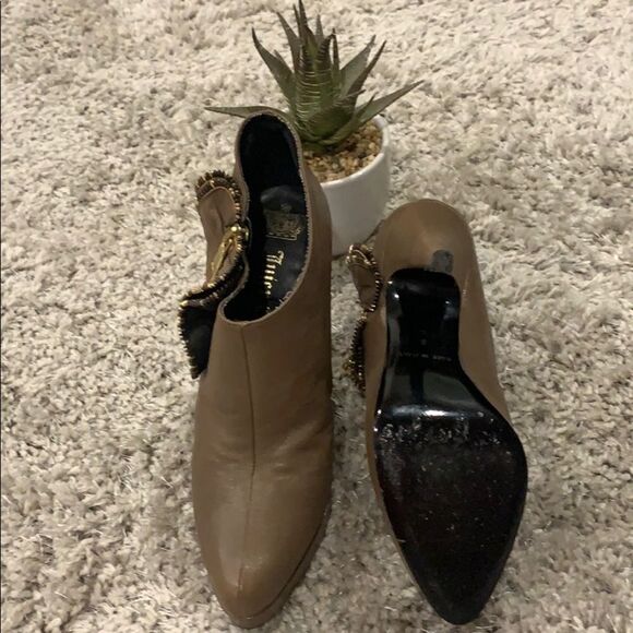 👑JUICY Couture leather ankle boots👑 - Picture 5 of 8